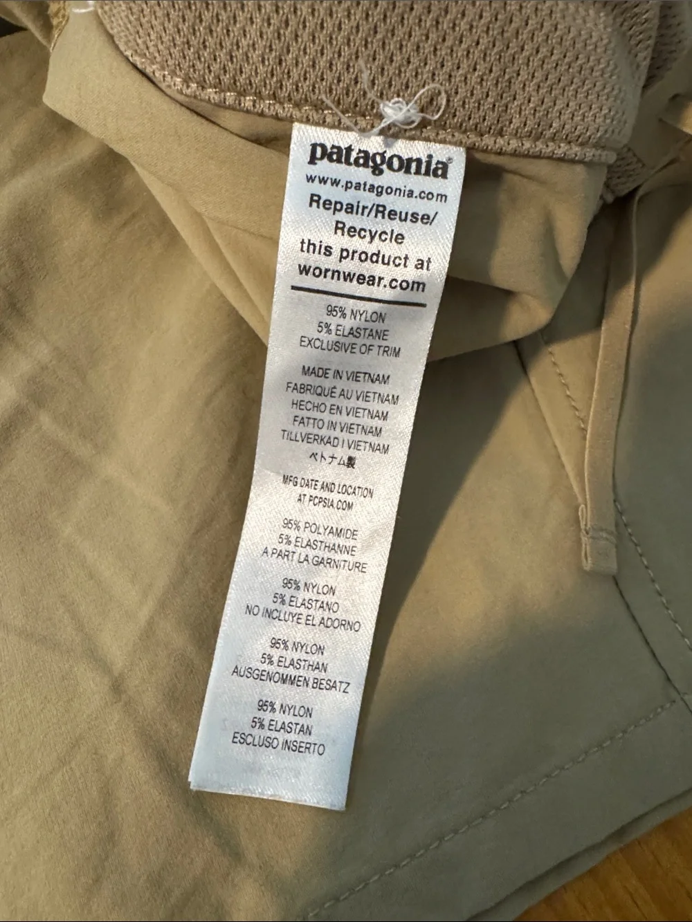 Patagonia Men's Hybrid Shorts in Light Brown. Size 32